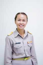 นางจันทร์เพ็ญ พรมวัง